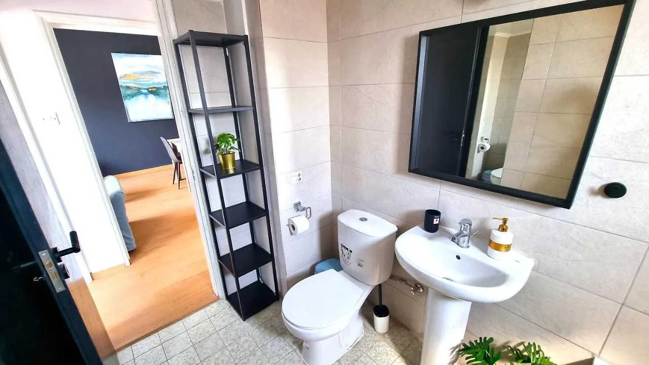 2 Apts - 12 Guests! Comfy And Unique Apt With 150Mbit Internet Speed Lejlighed Larnaca Cypern