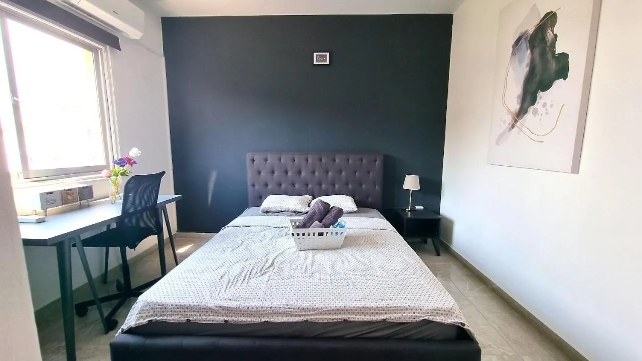 2 Apts - 12 Guests! Comfy And Unique Apt With 150Mbit Internet Speed Lejlighed Larnaca Cypern