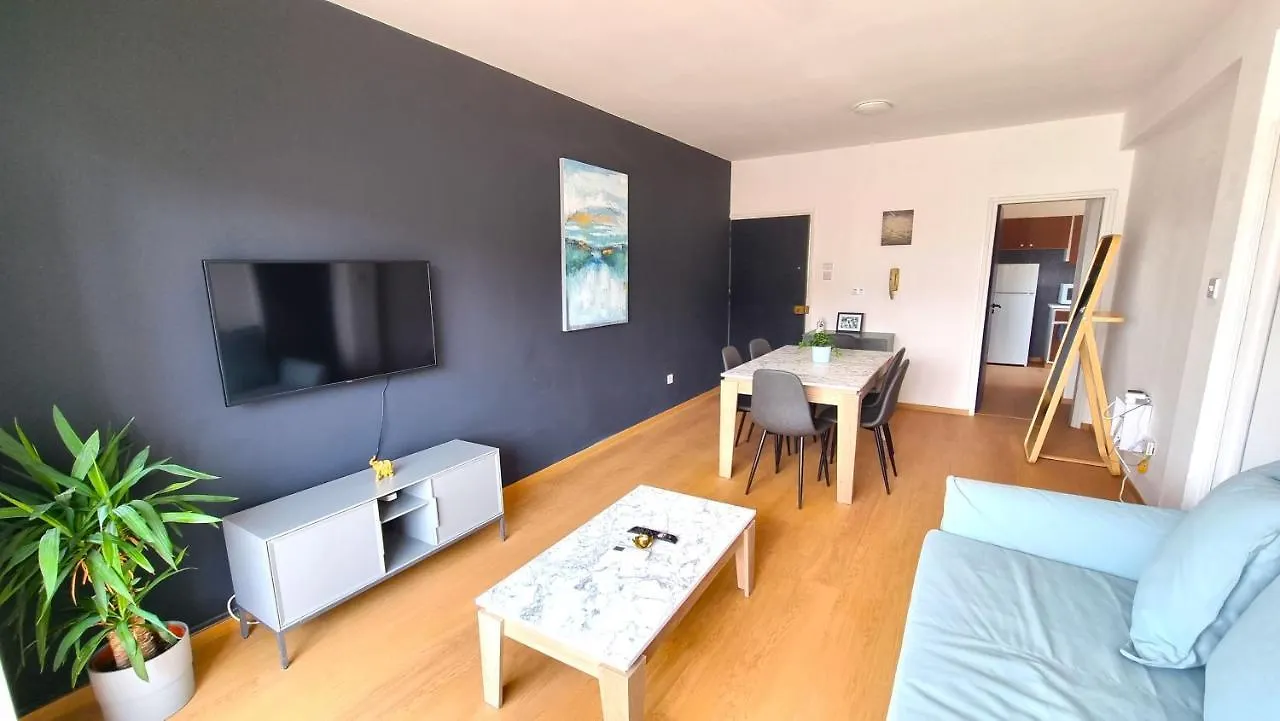 2 Apts - 12 Guests! Comfy And Unique Apt With 150Mbit Internet Speed Lejlighed Larnaca