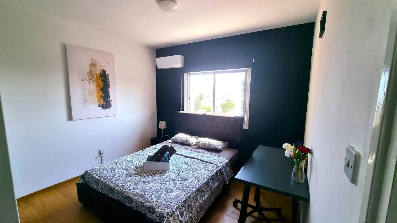 2 Apts - 12 Guests! Comfy And Unique Apt With 150Mbit Internet Speed Lejlighed Larnaca